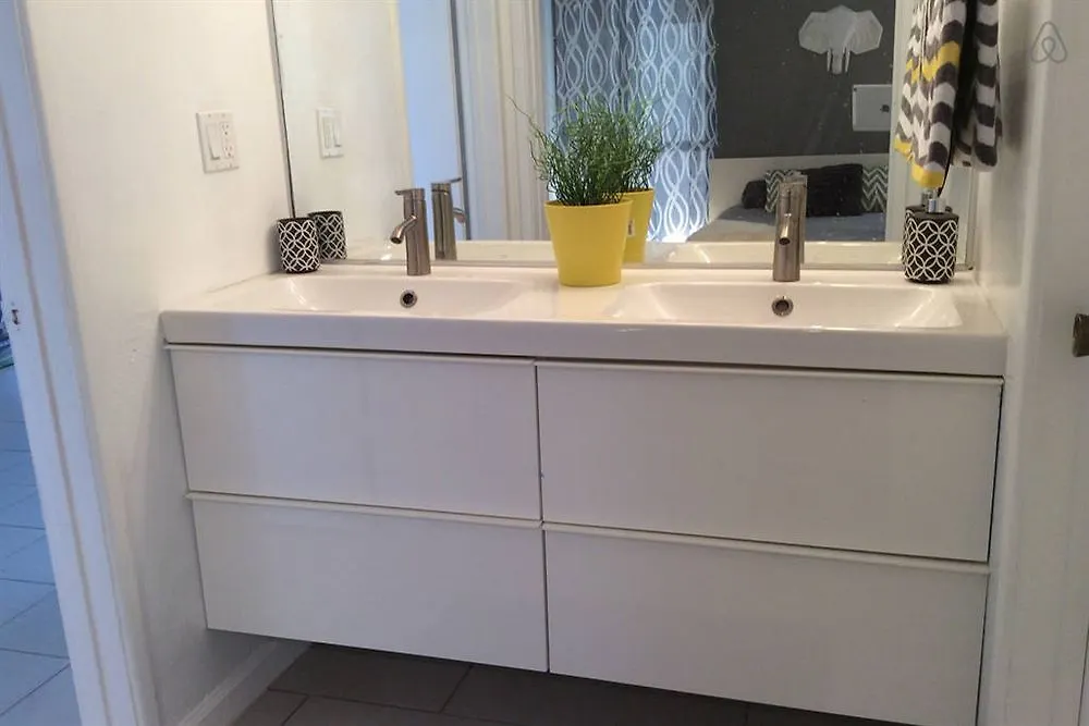 Modern Downtown Condo Palm Springs